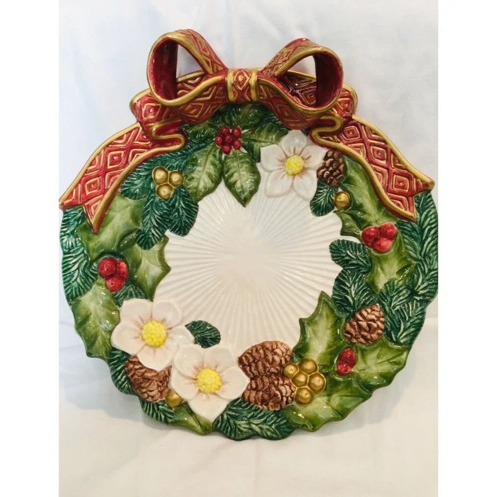 1995 Fitz & Floyd Christmas Wreath Holiday Plate with Pine Cones Flower 9”